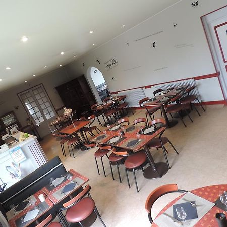 Hotel Restaurant Le Chalet Guéméné-Penfao Extérieur photo