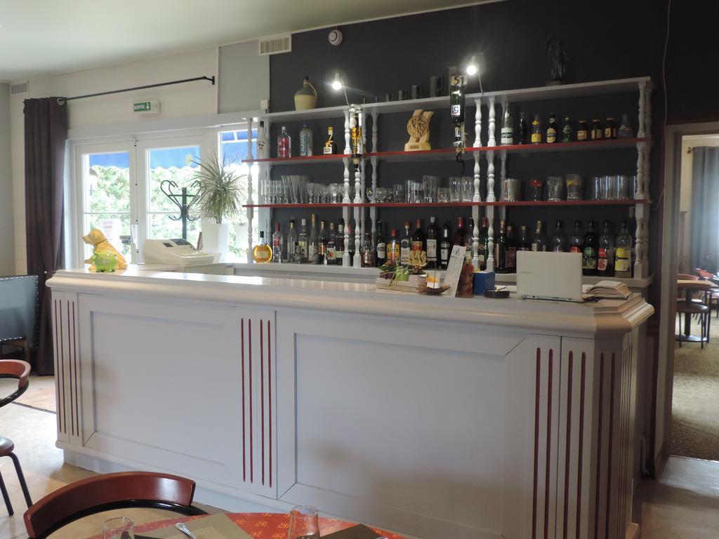 Hotel Restaurant Le Chalet Guéméné-Penfao Extérieur photo