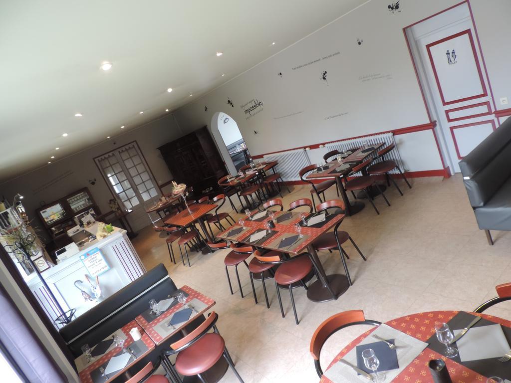 Hotel Restaurant Le Chalet Guéméné-Penfao Extérieur photo
