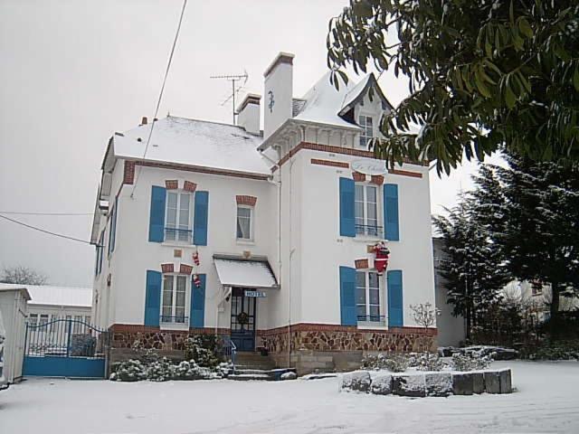 Hotel Restaurant Le Chalet Guéméné-Penfao Extérieur photo